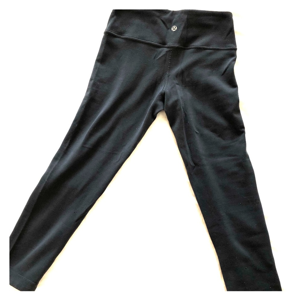 Lululemon reversible wunder under crops  SZ 2.